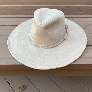 Vici light beige hat